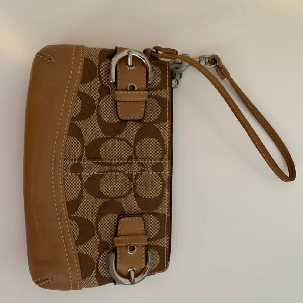 Coach wristlet - Picture 1 of 4